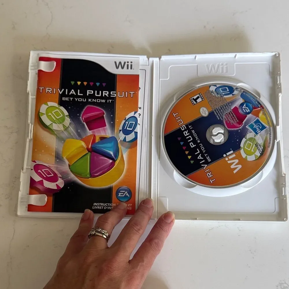 Trivial Pursuit: Bet You Know It for Wii - Multicolor